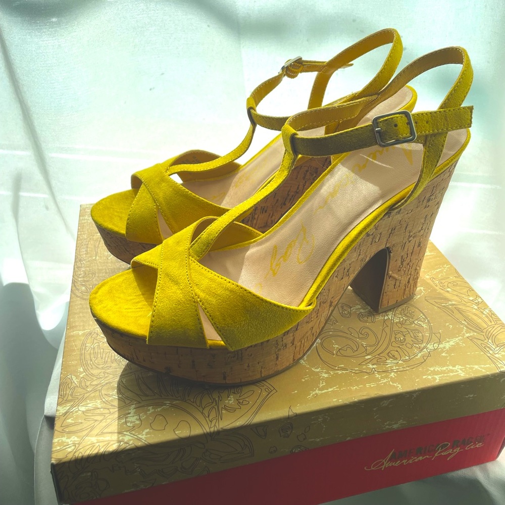 American Rag Womens Jaime1 Microsuede Dress Sandals Yellow size 9.5